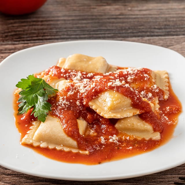 L - Cheese Ravioli Pasta.